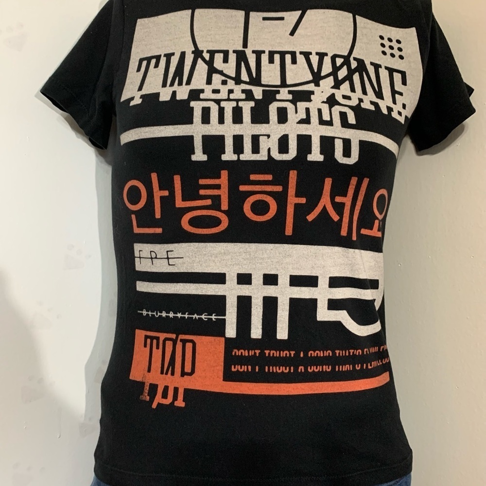 Hot Topic Twenty One Pilots Band Tee - Picture 2 of 3